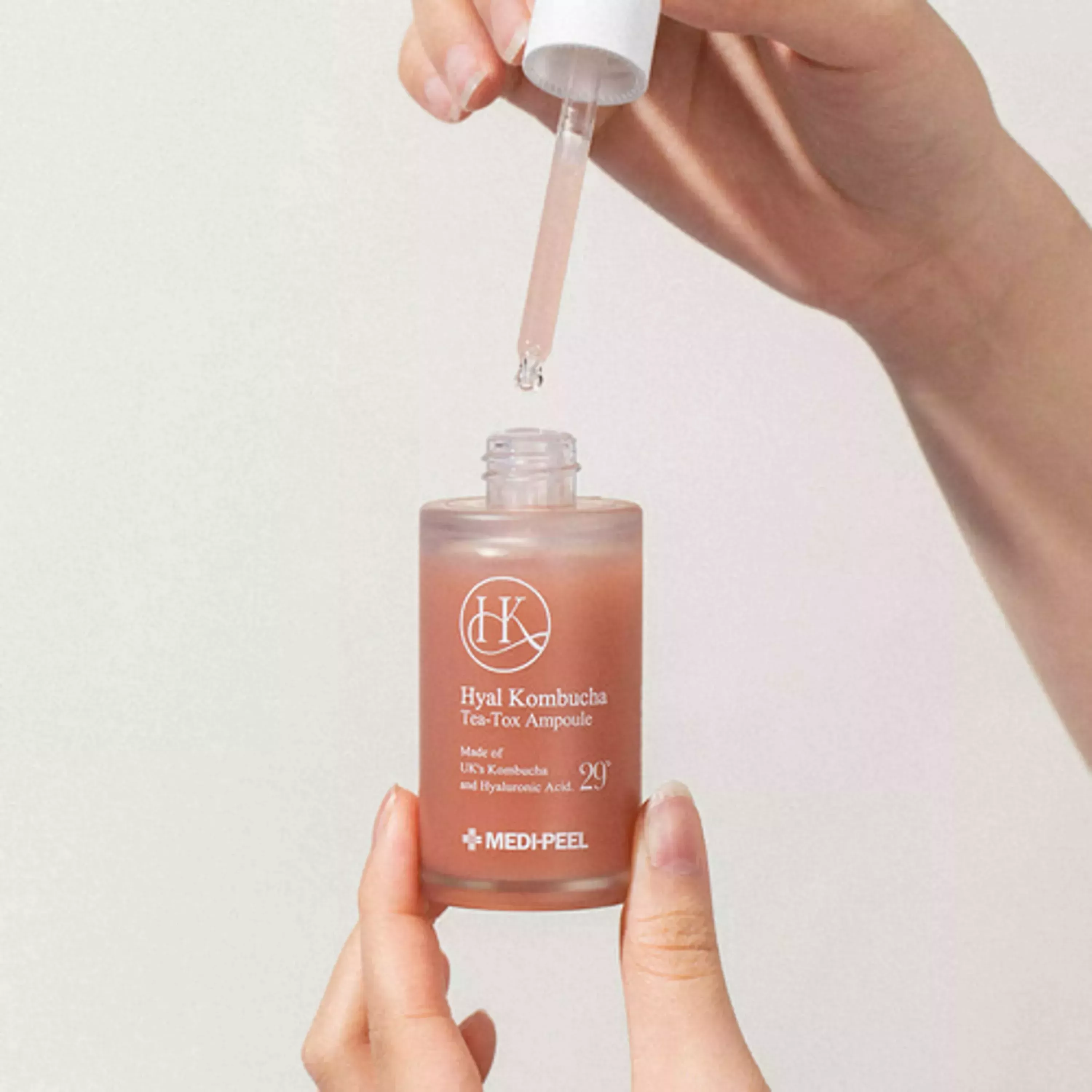 Поживна ампула з комбучею MEDI-PEEL Hyal Kombucha Tea-Tox Ampoule, 50 ml 