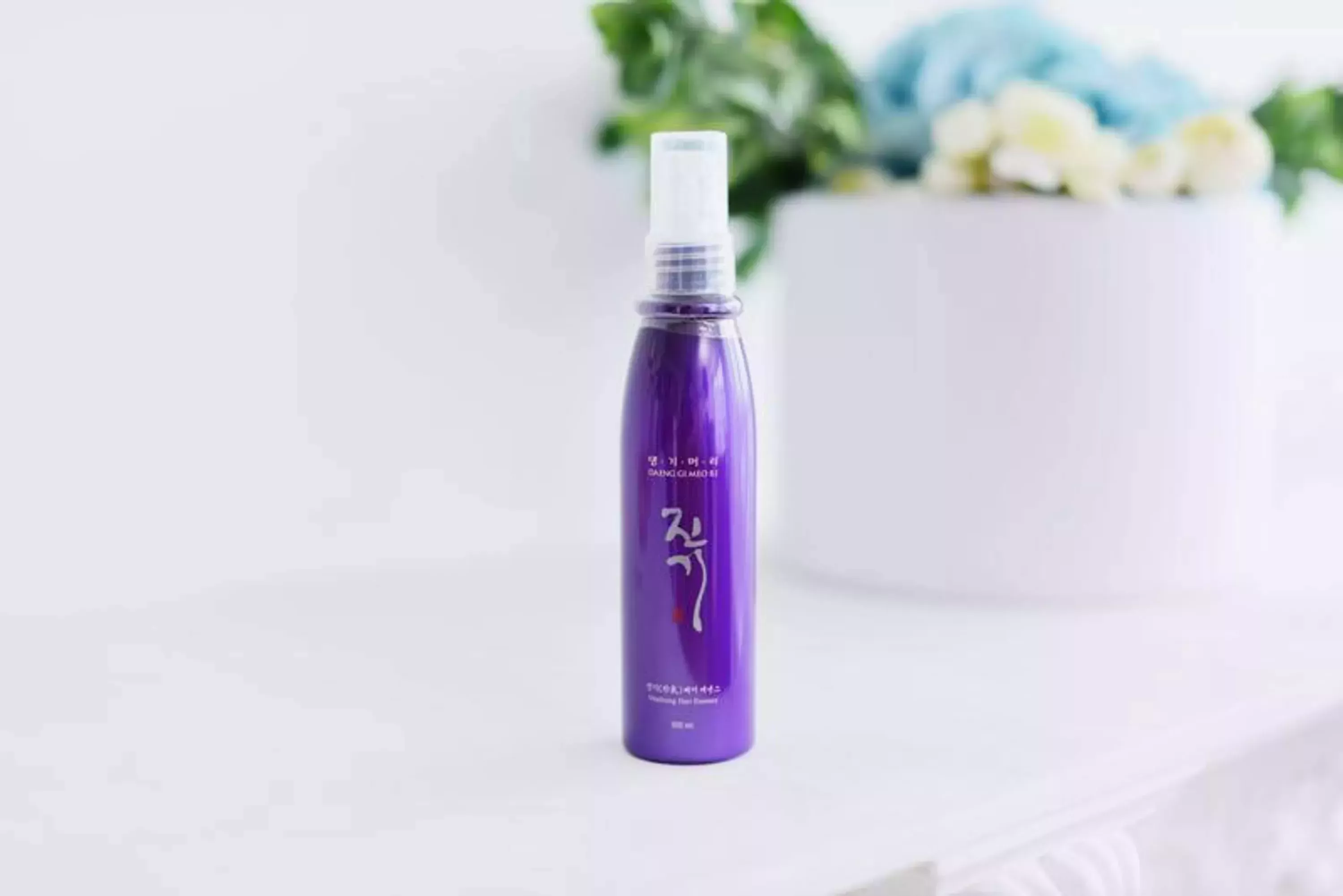 Есенція для регенерації та зволоження волосся Daeng Gi Meo Vitalizing Hair Essence, 100 мл 