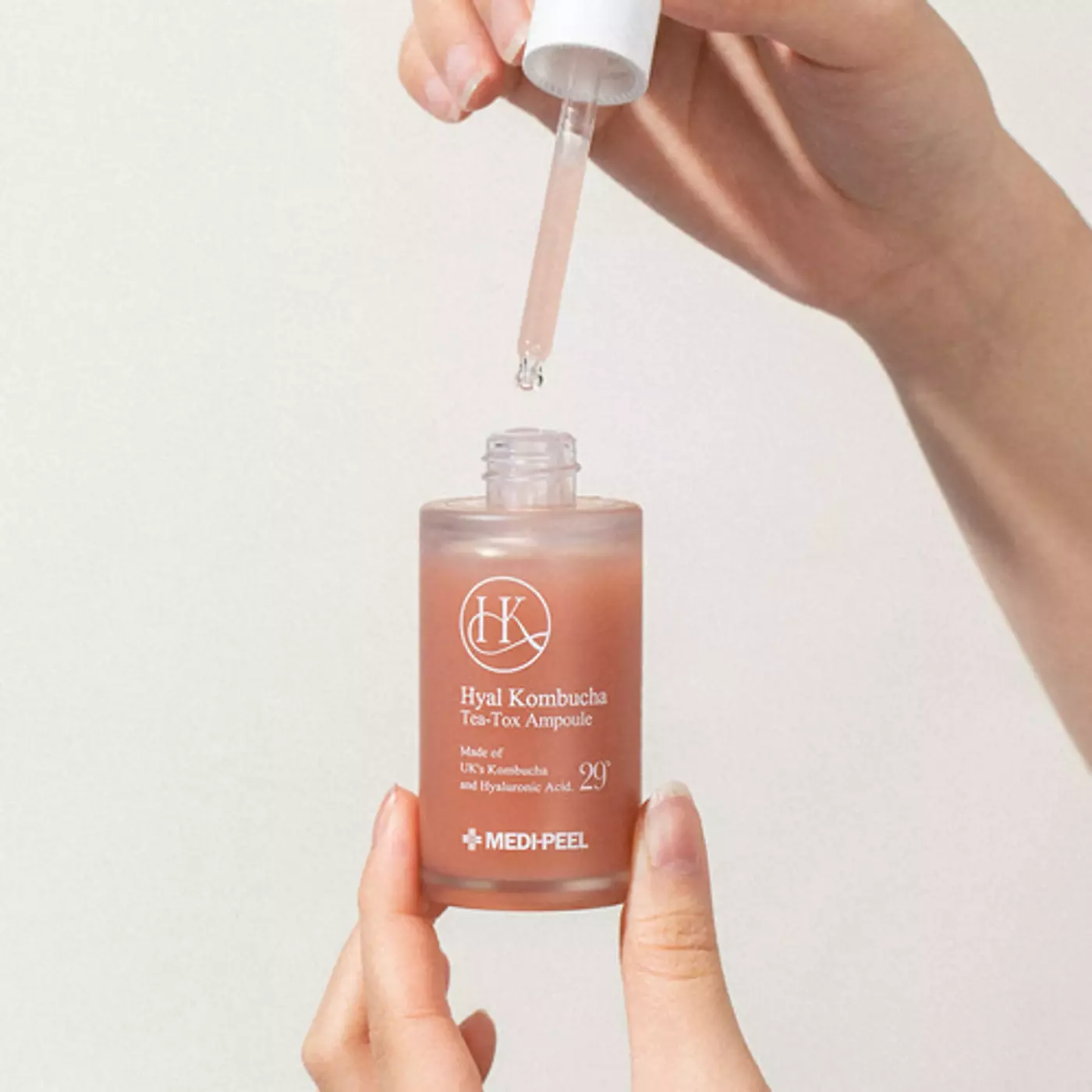 Поживна ампула з комбучею MEDI-PEEL Hyal Kombucha Tea-Tox Ampoule, 50 ml 