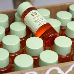 Відлущуючий тонік для обличчя з 5% гліколевою кислотою PIXI Glow Tonic 