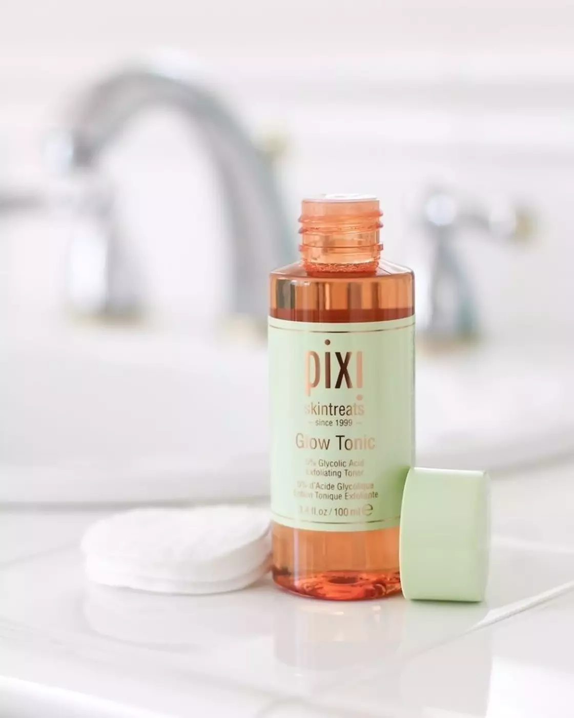 Відлущуючий тонік для обличчя з 5% гліколевою кислотою PIXI Glow Tonic 