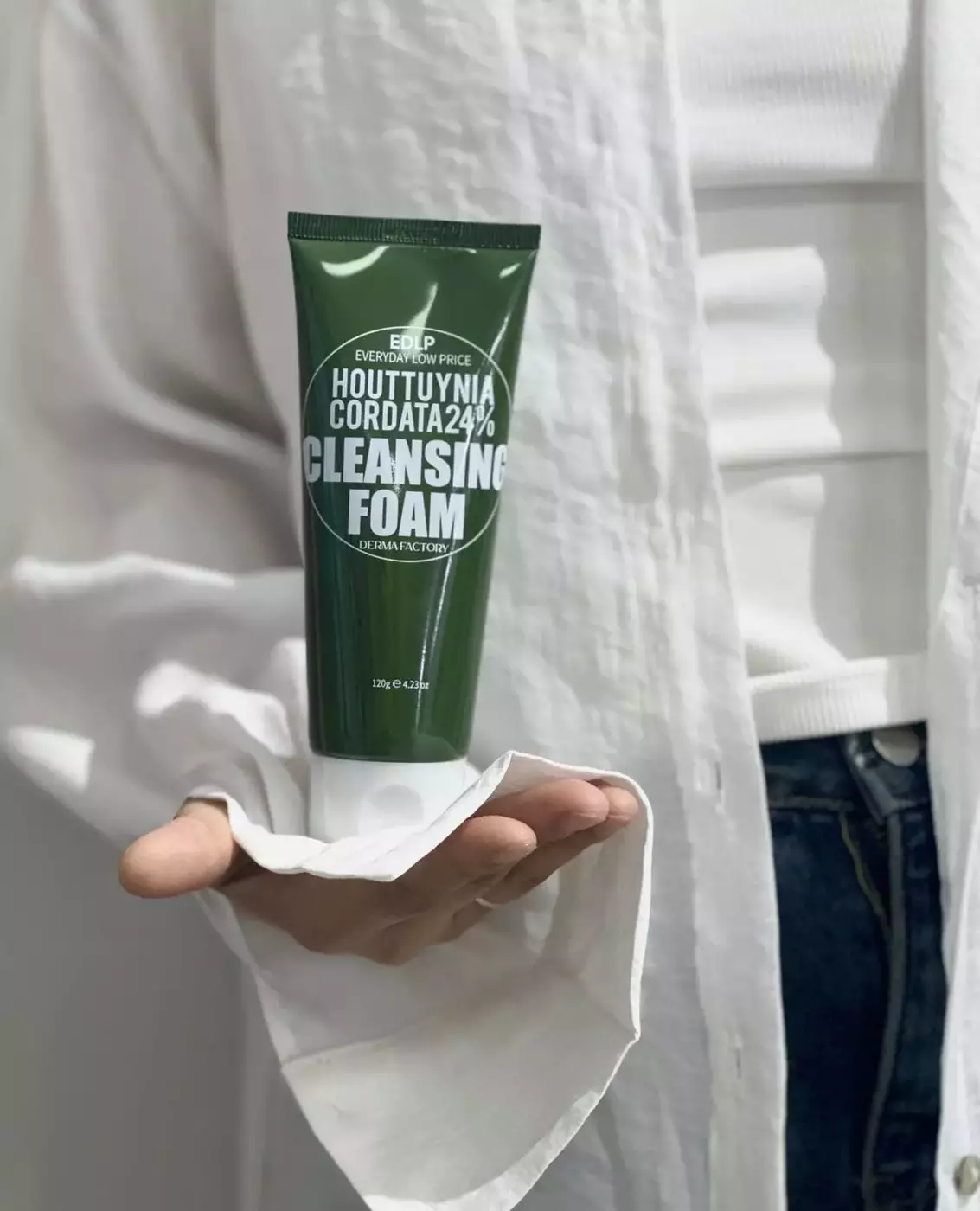 Очищуюча пінка з екстрактом хаутюнії DERMA FACTORY HOUTTUYNIA CORDATA 24% CLEANSING FOAM  