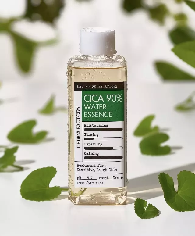 Заспокійливий тонер-есенція з 90% центели Derma Factory Cica 90% Water Essence, 150 мл