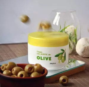 Живильний крем для тіла з оливковою олією DELIPLUS Cream Con Aceite De Olive, 250 ml  
