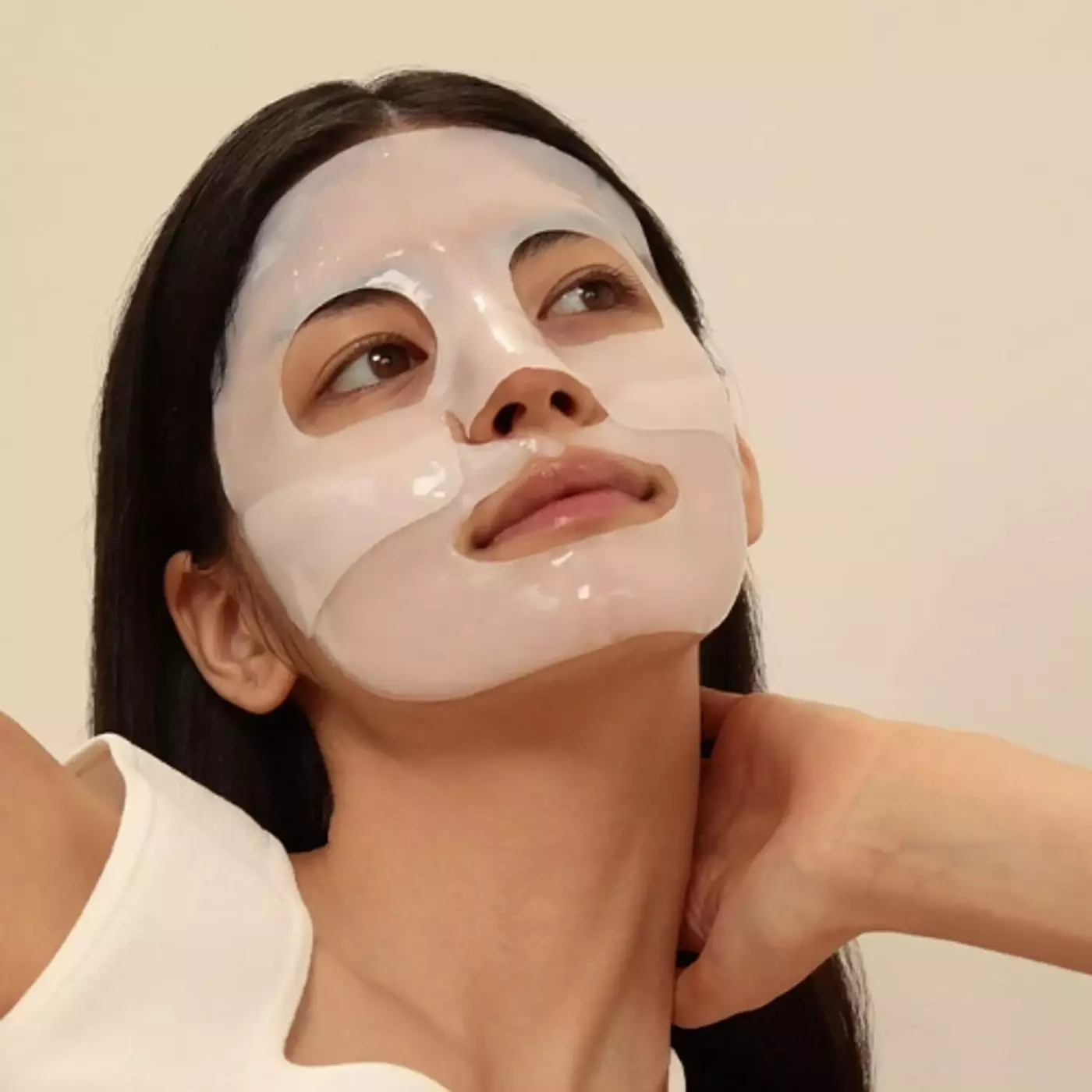 Гідрогелева маска для сяйва обличчя Biodance Radiant Vita Niacinamide Real Deep Mask, 34 г, 1 шт.