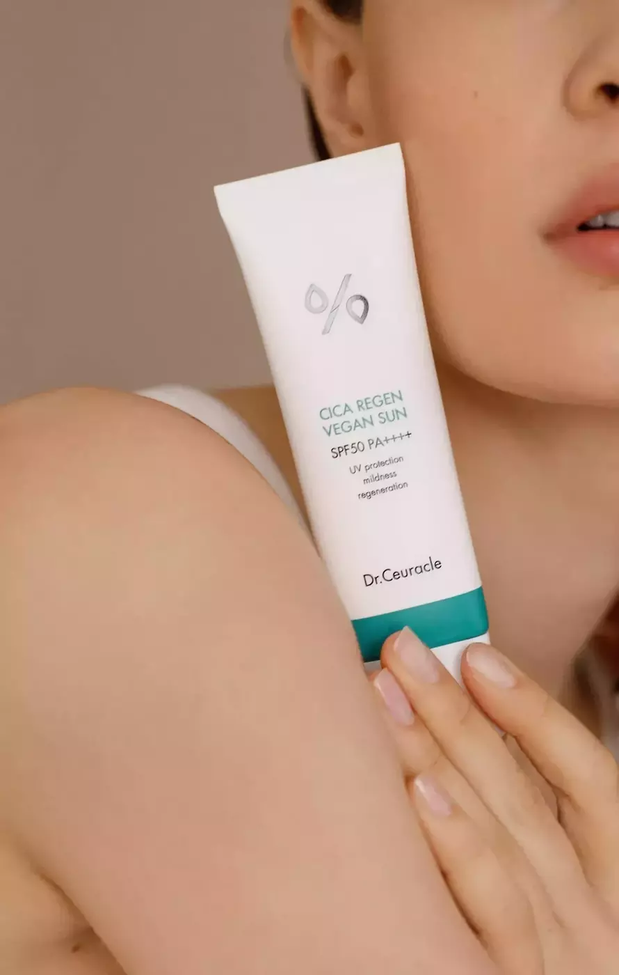 Сонцезахисний веганський крем з центелою азіатською DR.CEURACLE CICA REGEN VEGAN SUN SPF 50+/PA++++, 50 мл
