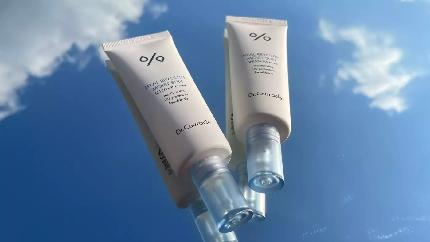 Набір зволожуючих сонцезахисних кремів SPF 50+/PA++++ Dr.Ceuracle Hyal Reyouth Moist Sun Duo Set (50 ml + 50 ml)