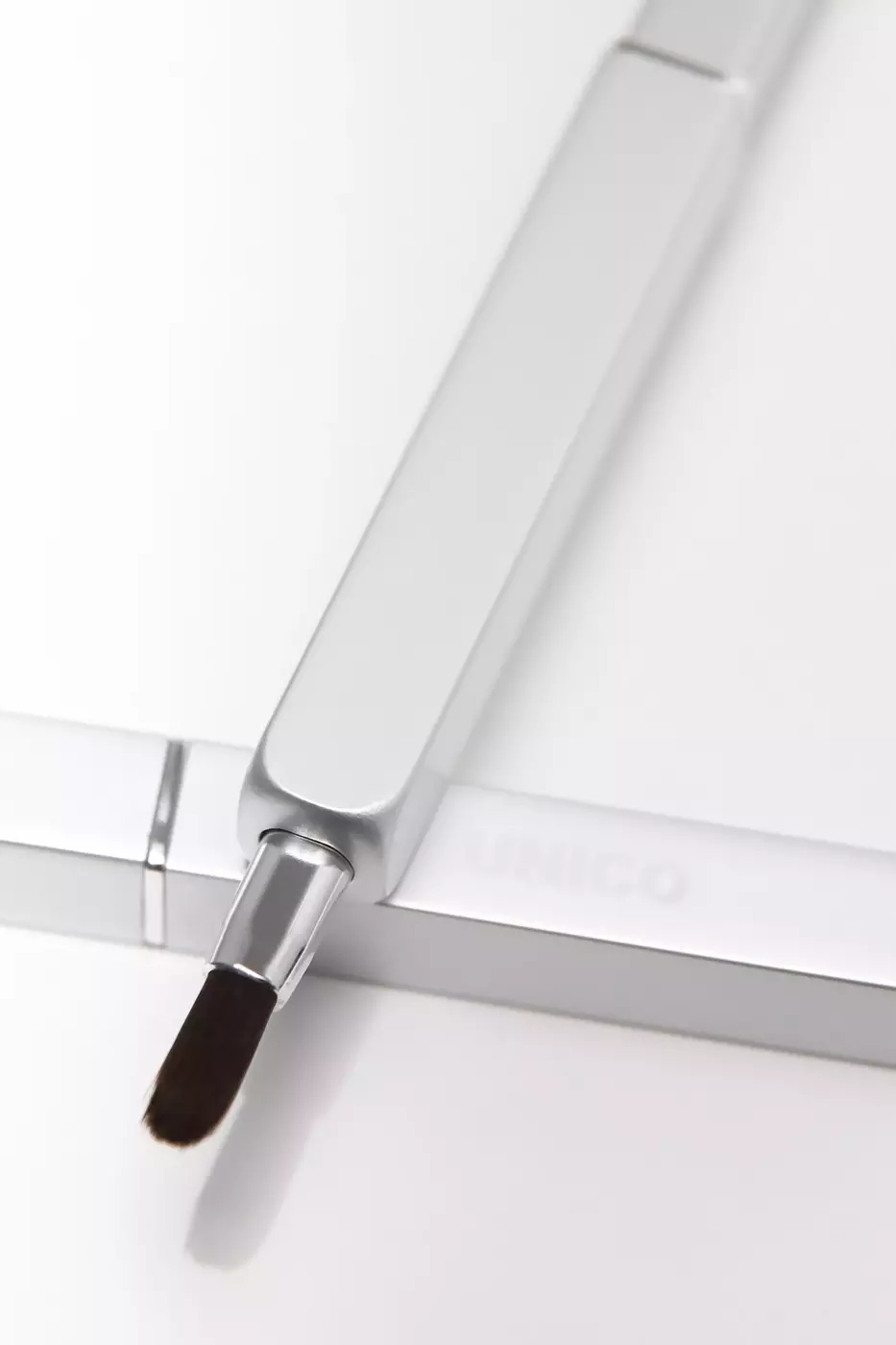 Пензлик-футляр для макіяжу очей та губ UNICO MAKEUP BRUSH lip&eye