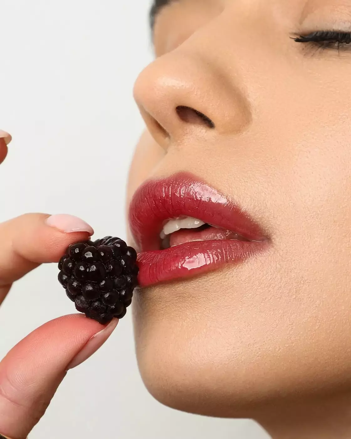 Блиск для губ з ментолом UNICO LIP GLOSS with menthol JAM, 12 ml 