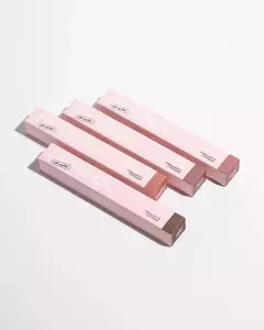 Високопігментований олівець для губ UNICO LIP PENCIL with peptides IDOL
